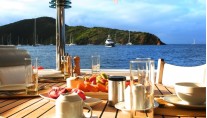 Lady Alliaura - Table Setting